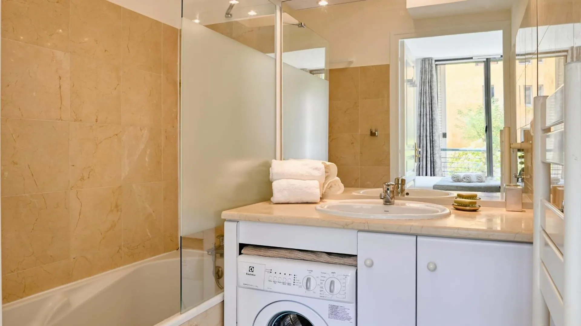 Mirabelle Furnished Flat Apartment Aix-en-Provence