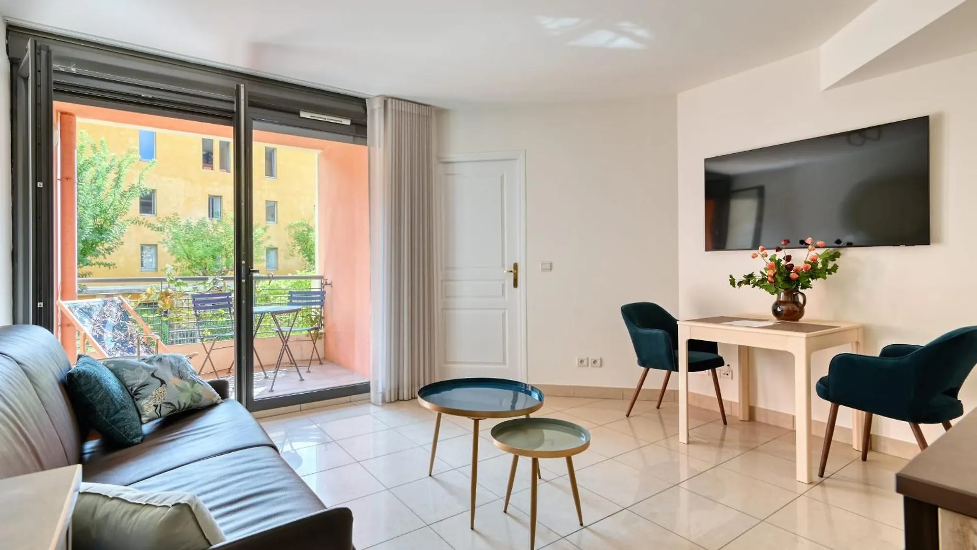 Mirabelle Furnished Flat Apartment Aix-en-Provence