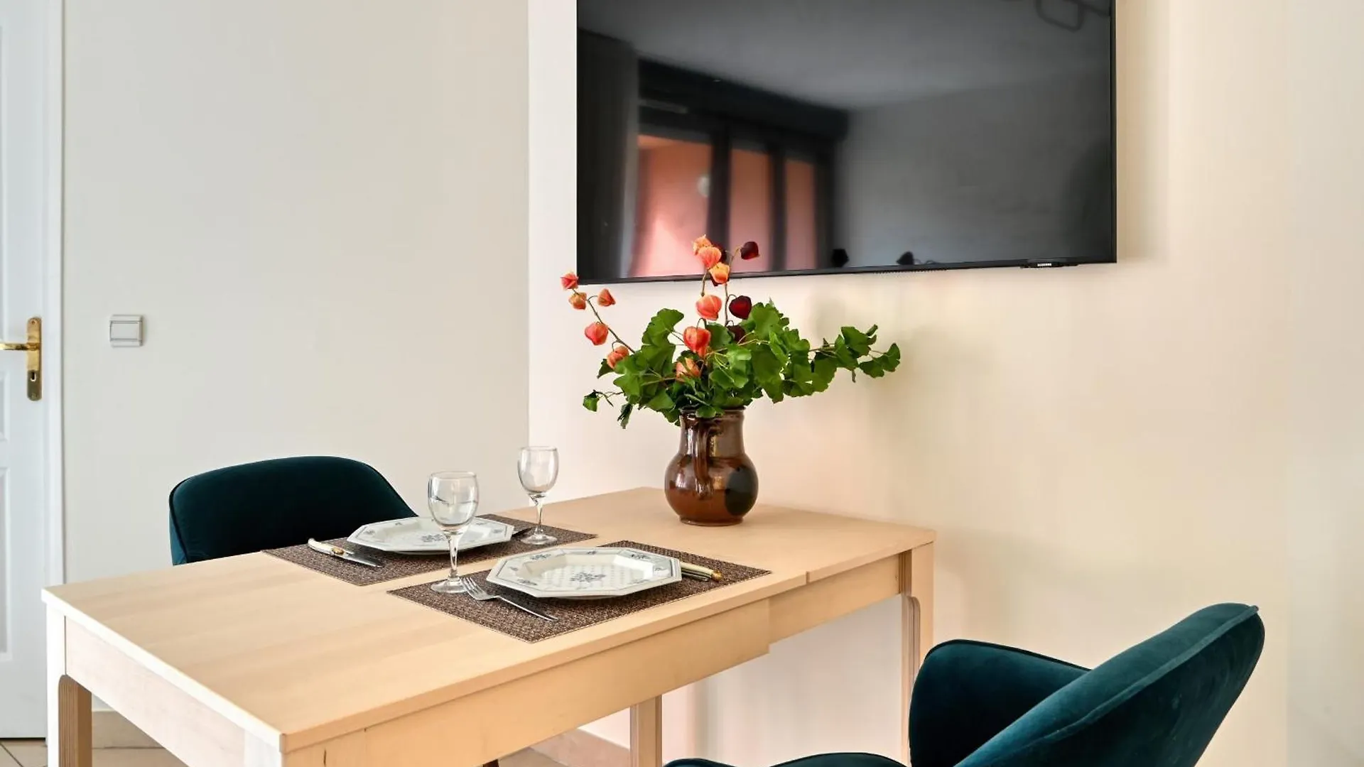 Mirabelle Furnished Flat Apartment Aix-en-Provence 0*,  France
